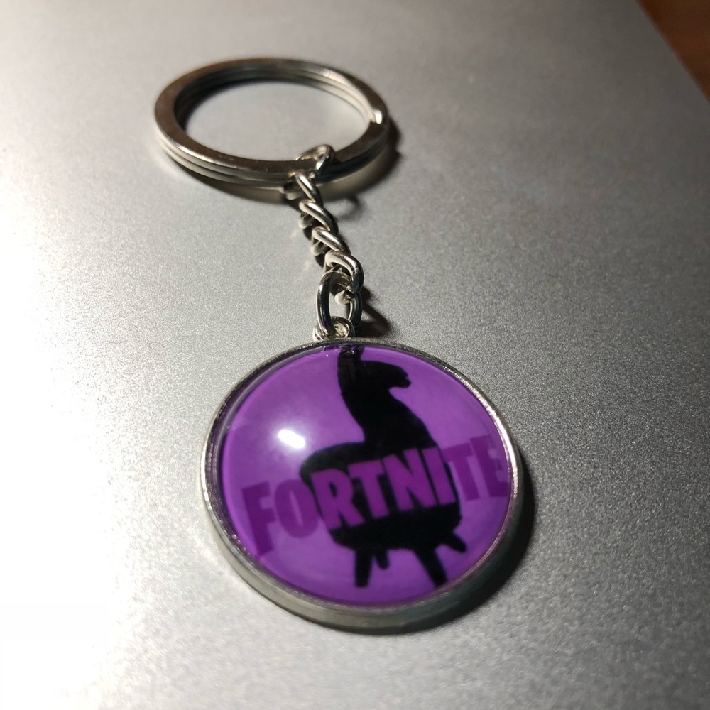 Fortnite Keychain - Picture 3 of 3